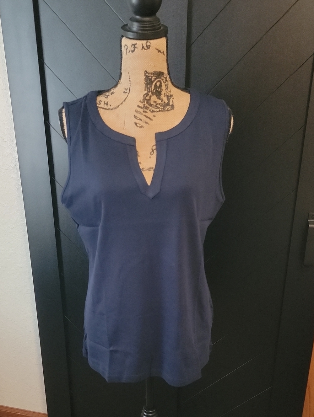 Navy Blue Sleeveless Notch-Neck Tank Top NWT